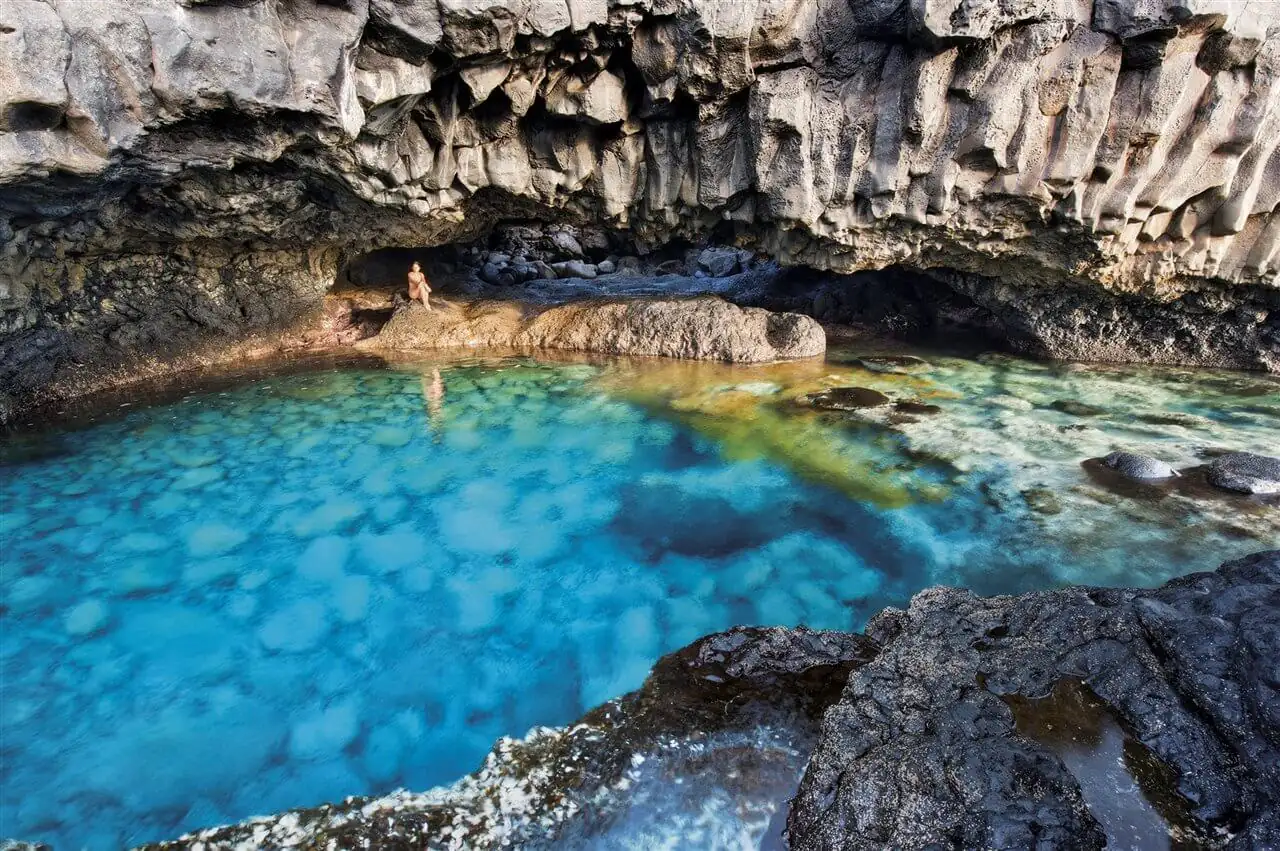 Charco natural en la costa de El Hierro