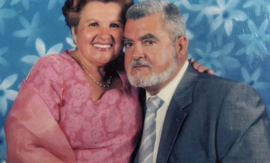 Terencio Acosta, fundador de los supermercados, con su esposa Lola